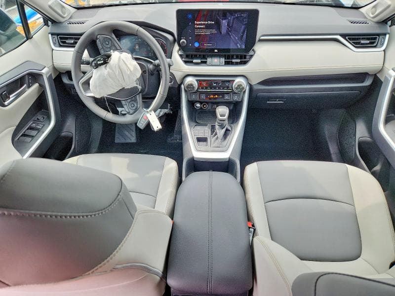 2025 TOYOTA RAV4 XLE PREMIUM XLE PREMIUM 8