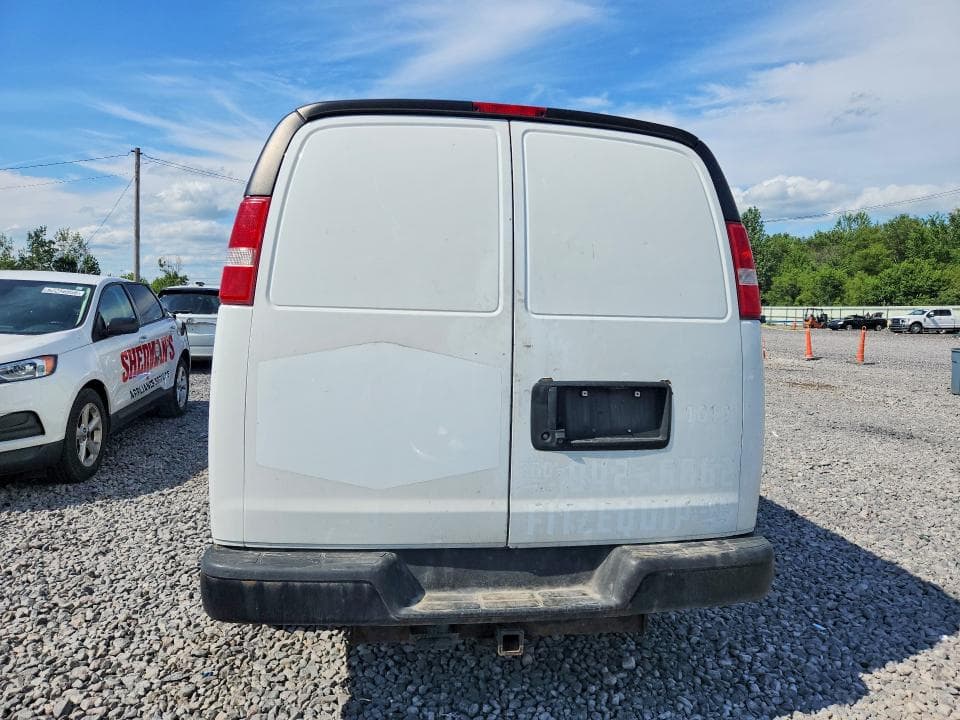2017 GMC SAVANA G2500 6