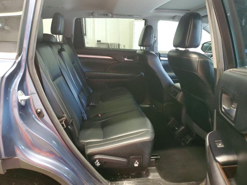 2017 TOYOTA HIGHLANDER XLE 11