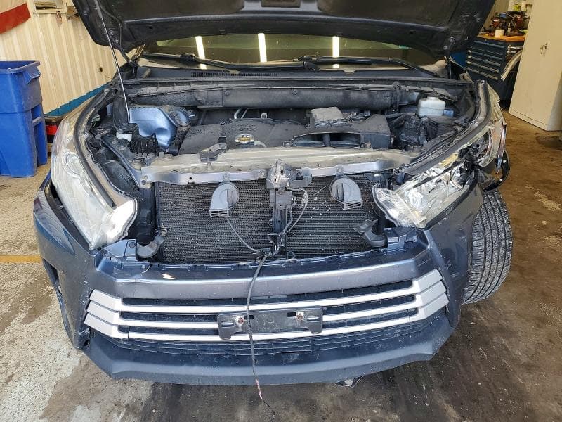 2017 TOYOTA HIGHLANDER XLE 12