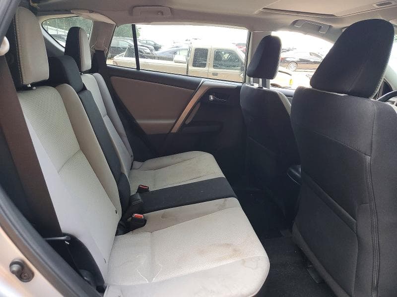 2017 TOYOTA RAV4 XLE 11