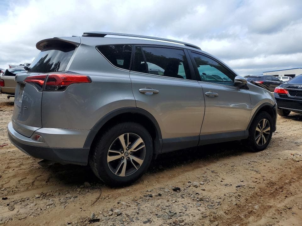 2017 TOYOTA RAV4 XLE 3