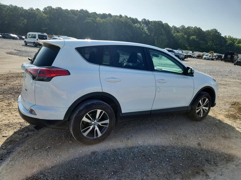 2018 TOYOTA RAV4 XLE 3