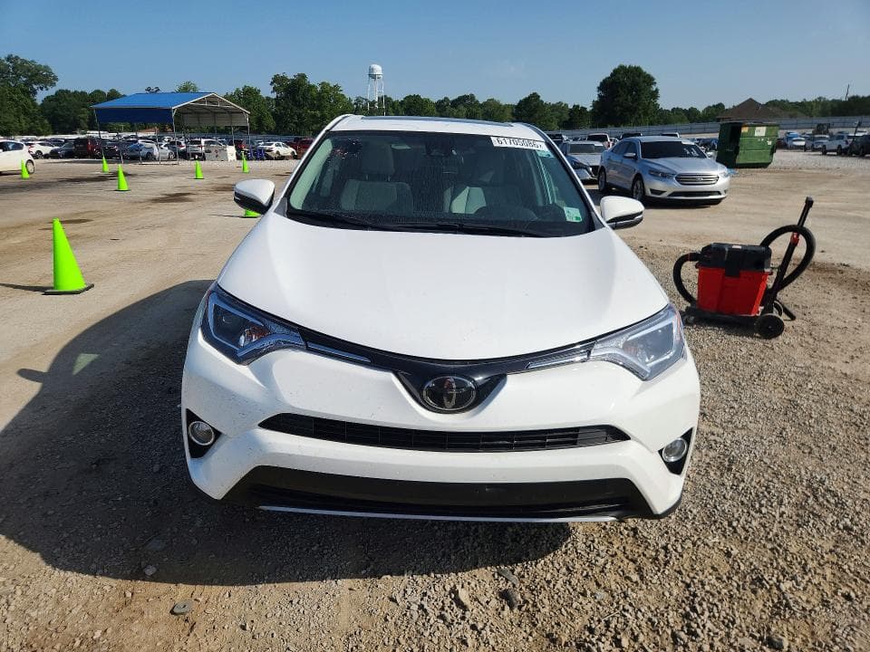 2018 TOYOTA RAV4 XLE 5