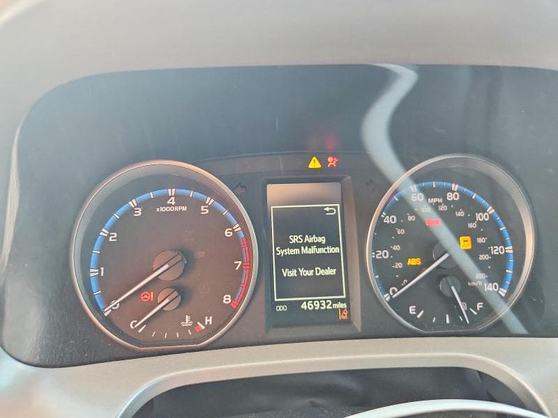 2018 TOYOTA RAV4 XLE 9