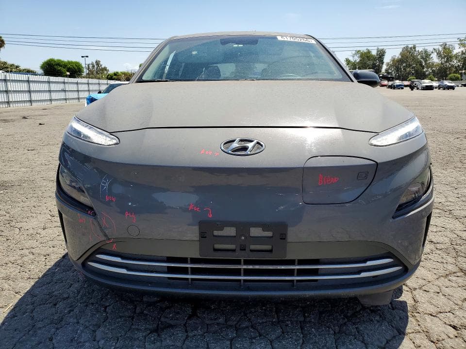2023 HYUNDAI KONA SE 5