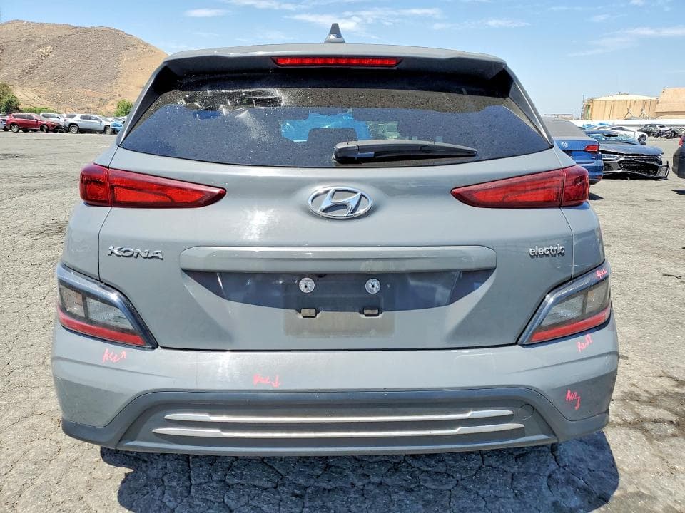 2023 HYUNDAI KONA SE 6