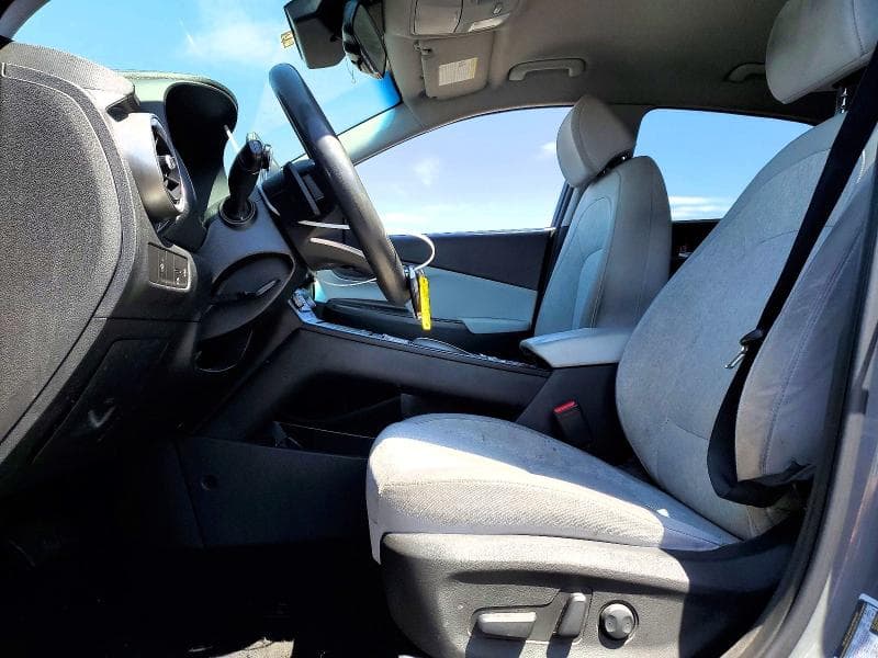 2023 HYUNDAI KONA SE 7