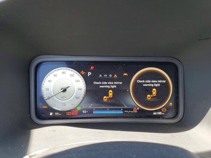 2023 HYUNDAI KONA SE 9