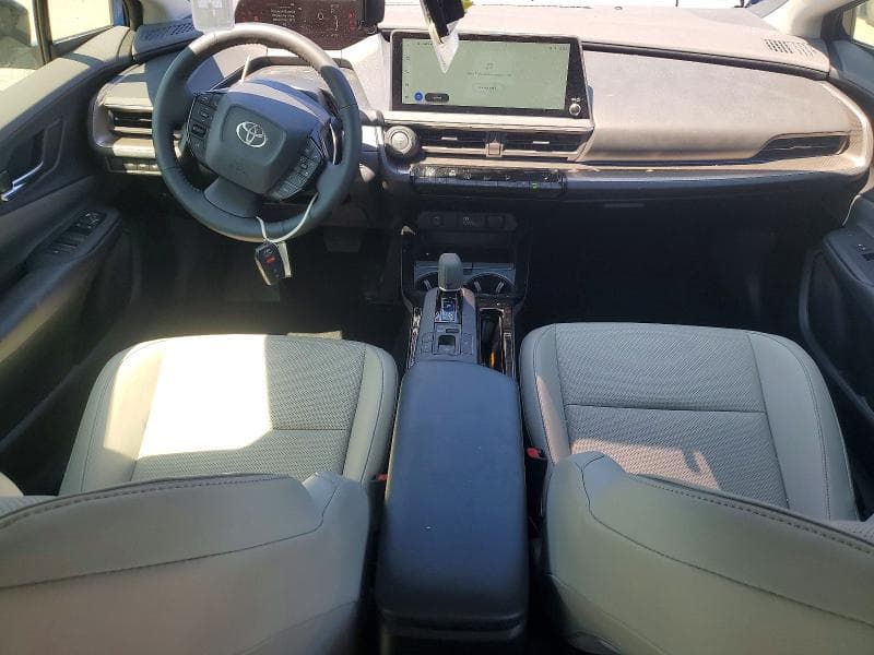 2026 TOYOTA PRIUS XLE 8