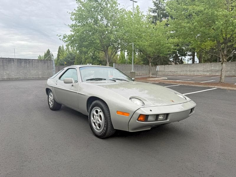 1982 PORSCHE 928
