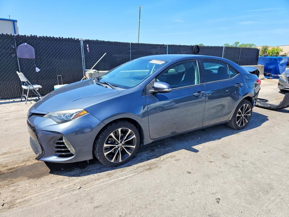 2017 TOYOTA COROLLA SE 1