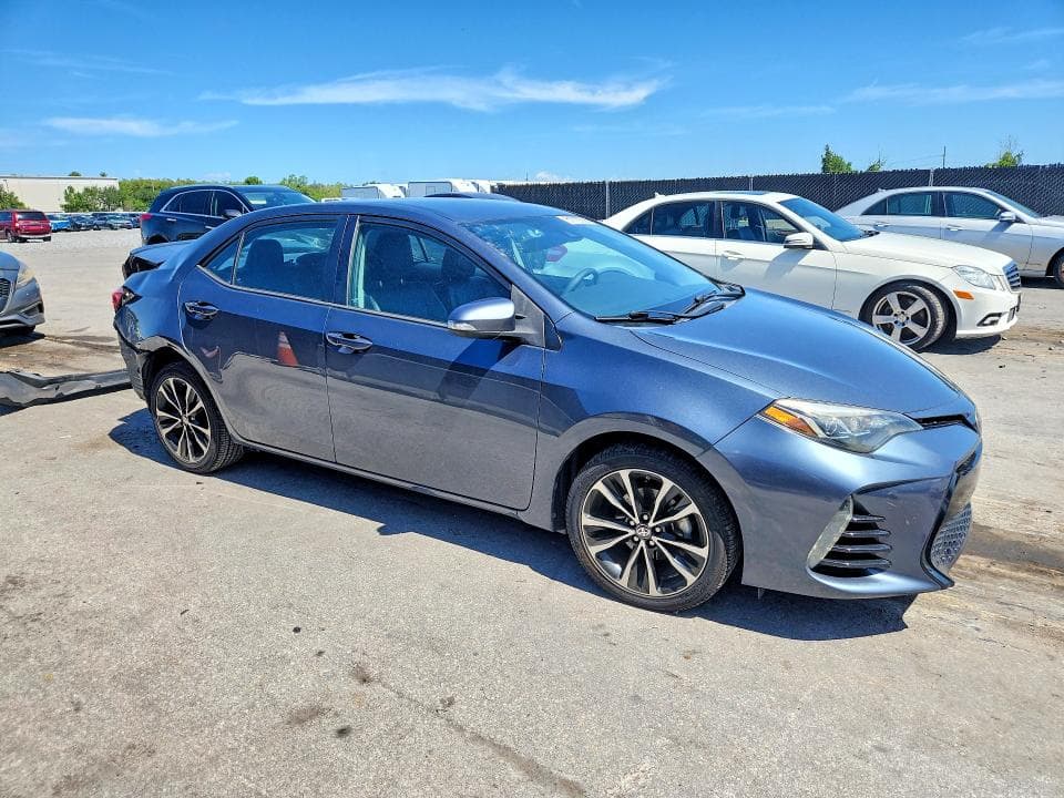 2017 TOYOTA COROLLA SE 4