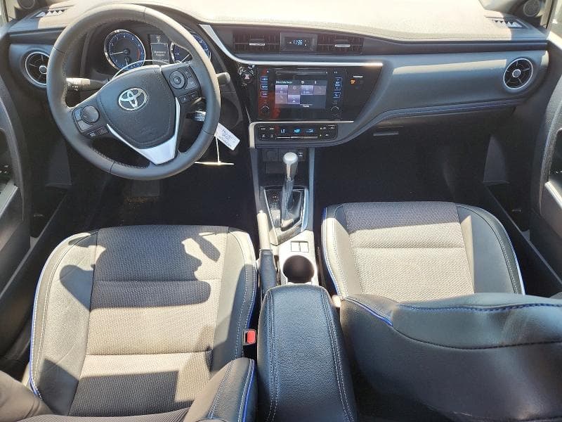 2017 TOYOTA COROLLA SE 8