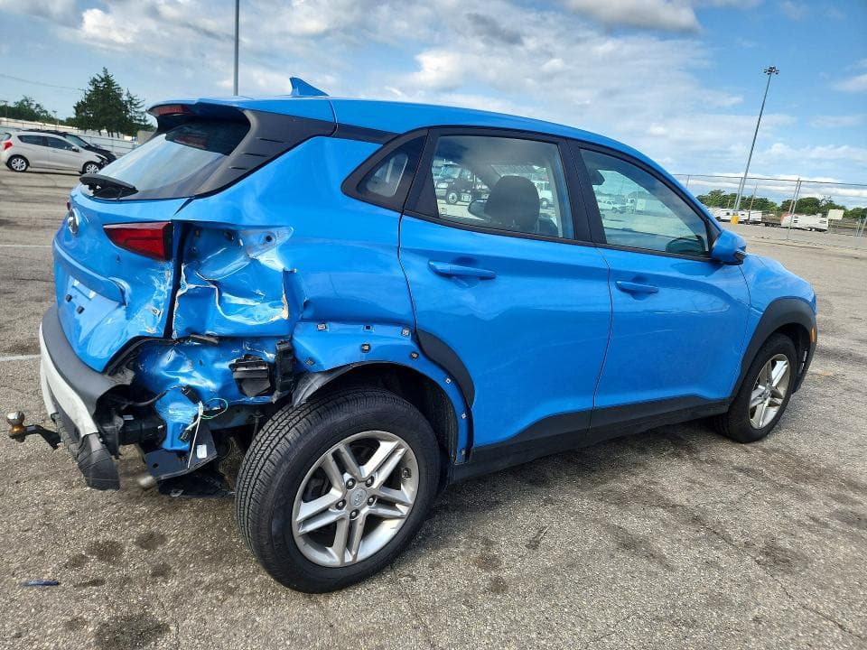 2022 HYUNDAI KONA SE 3