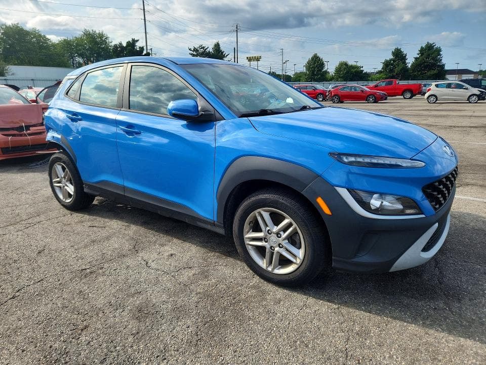 2022 HYUNDAI KONA SE 4