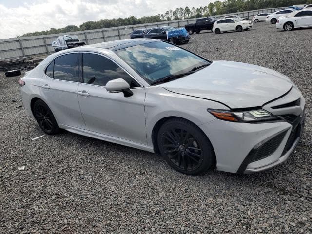 2022 TOYOTA CAMRY XSE 4
