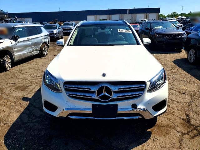 2018 MERCEDES-BENZ GLC 300 4MATIC 5