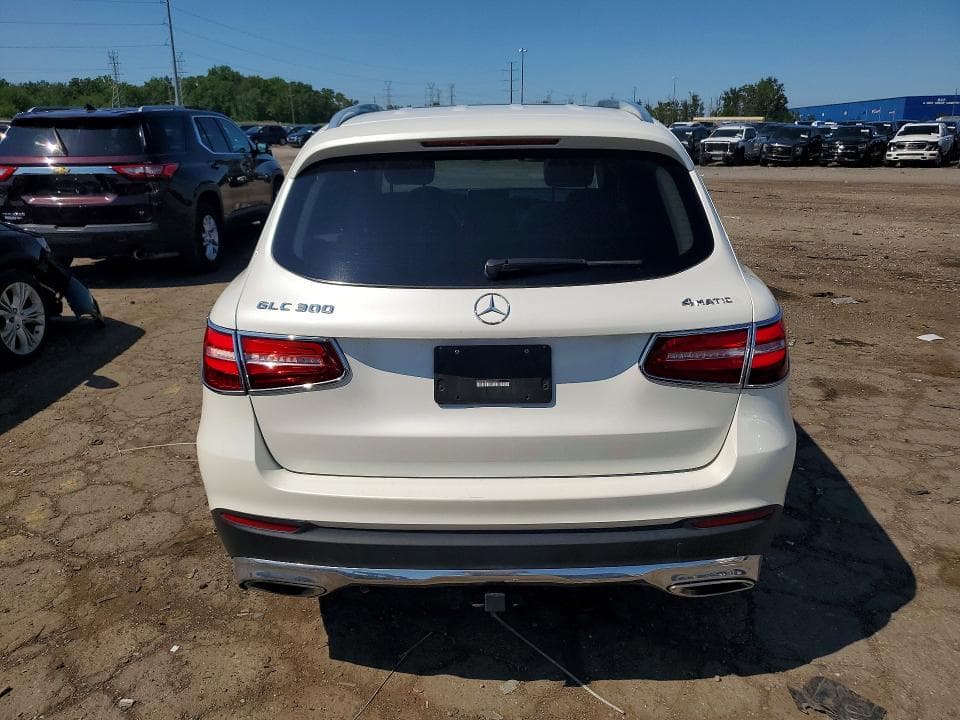 2018 MERCEDES-BENZ GLC 300 4MATIC 6