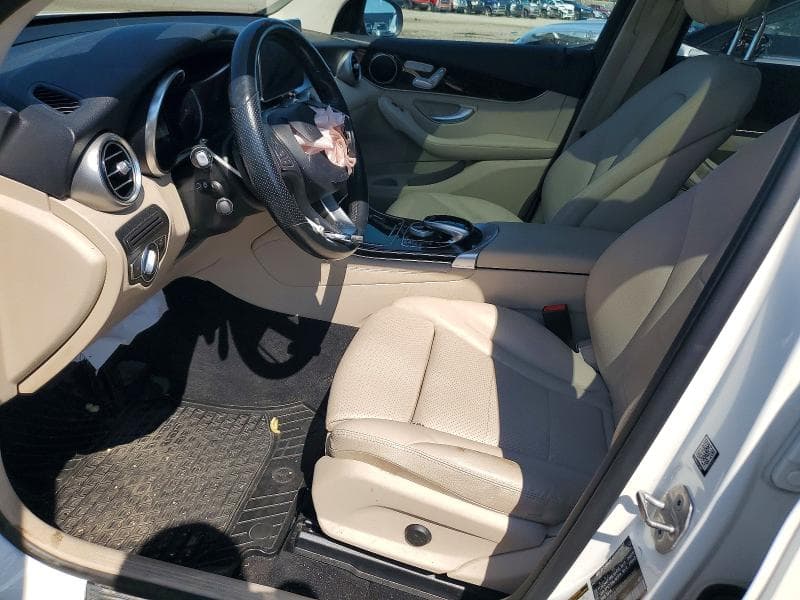 2018 MERCEDES-BENZ GLC 300 4MATIC 7