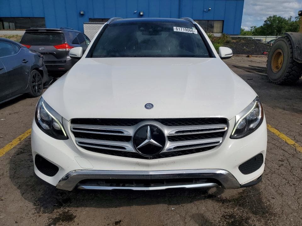 2017 MERCEDES-BENZ GLC 300 4MATIC 5