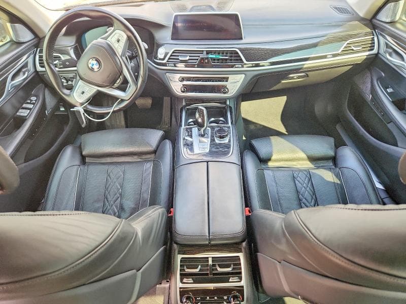 2020 BMW 750 XI 8