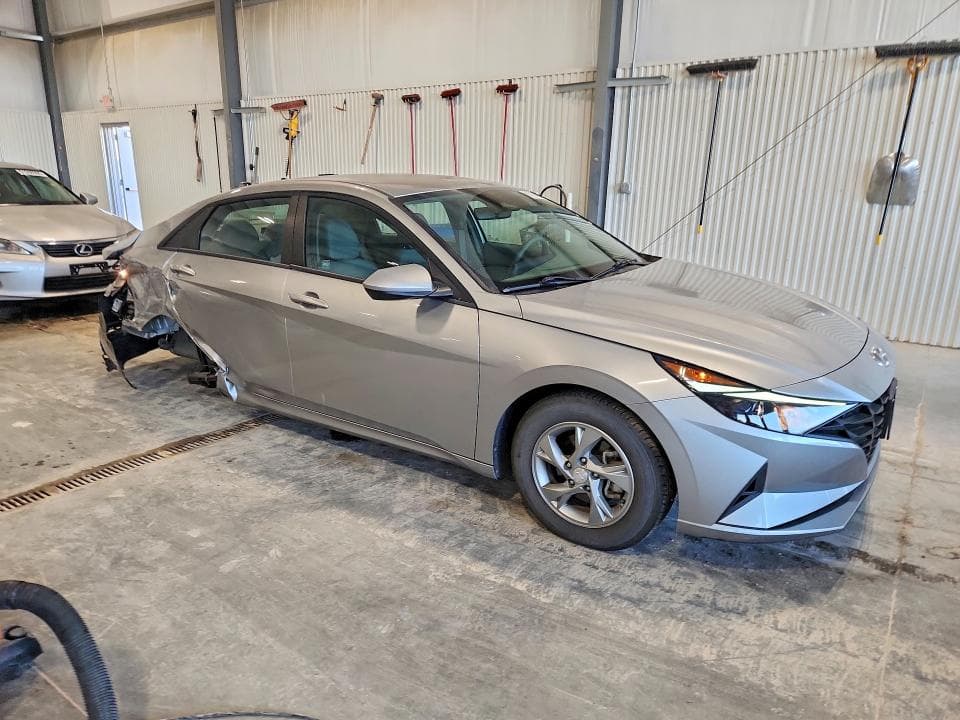 2021 HYUNDAI ELANTRA SE 4