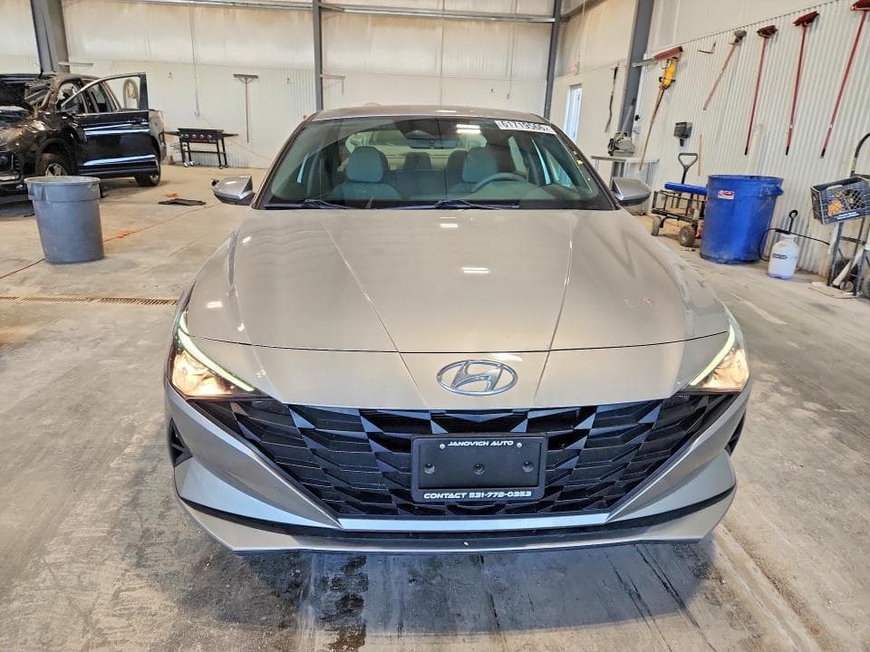 2021 HYUNDAI ELANTRA SE 5