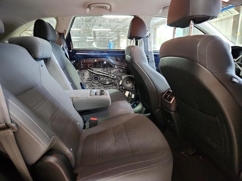 2018 KIA SORENTO LX V6 11