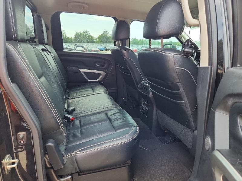 2017 NISSAN TITAN PRO-4X 10