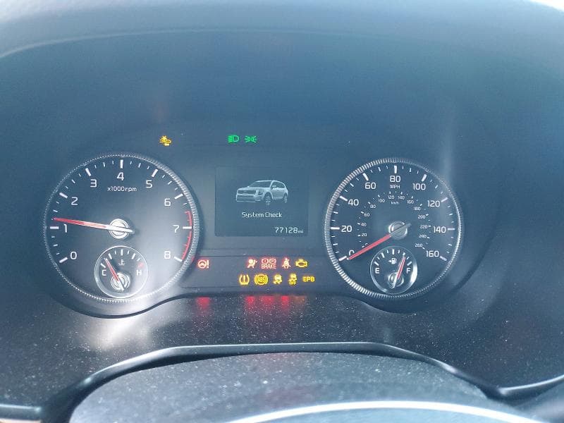2020 KIA CARNIVAL EX 9