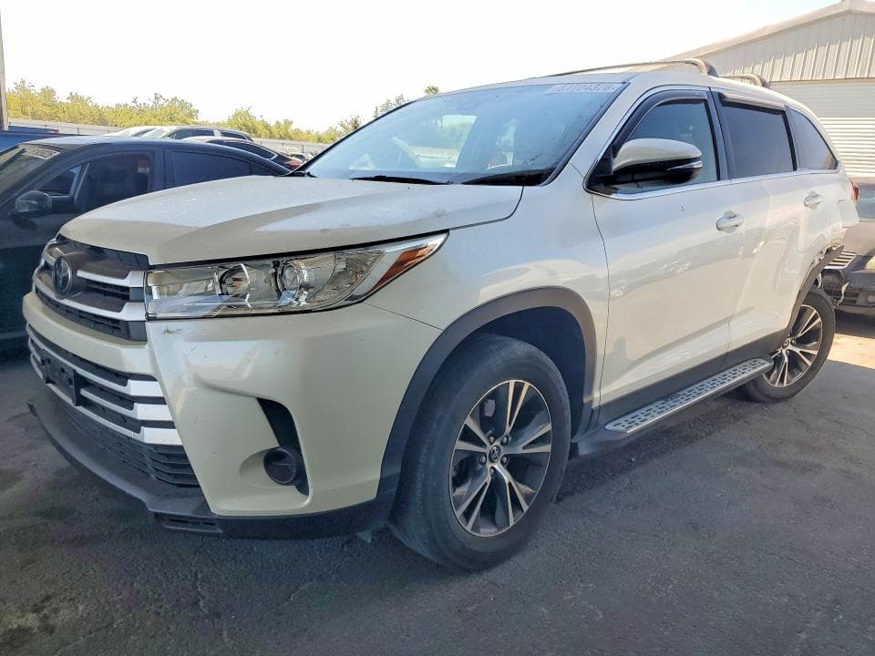 2019 TOYOTA HIGHLANDER LE - 1