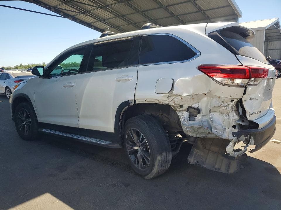 2019 TOYOTA HIGHLANDER LE 2