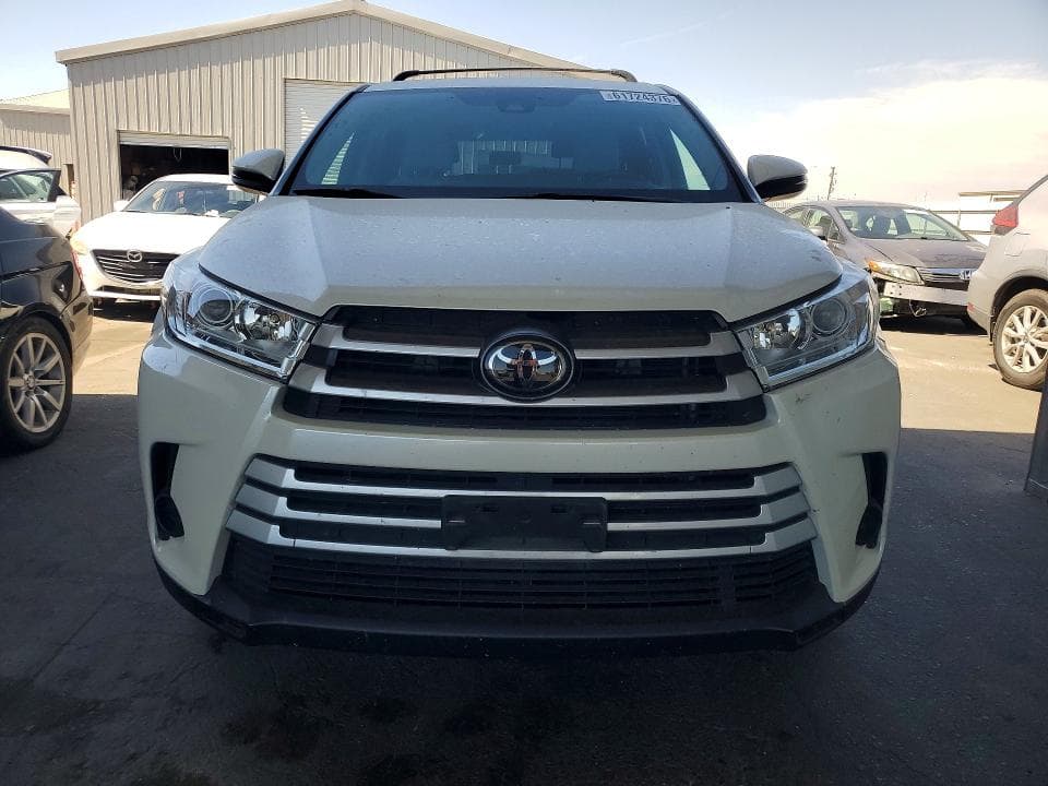 2019 TOYOTA HIGHLANDER LE 5