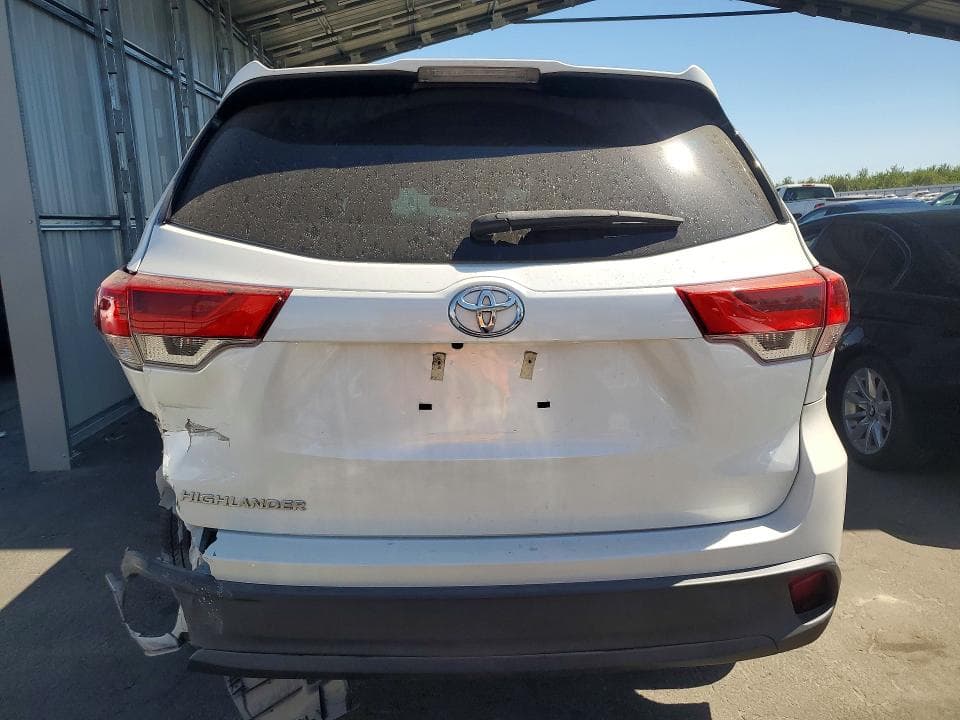 2019 TOYOTA HIGHLANDER LE 6