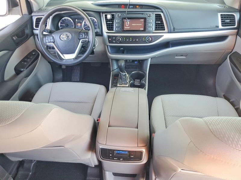 2019 TOYOTA HIGHLANDER LE 8