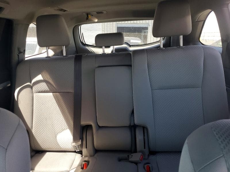 2019 TOYOTA HIGHLANDER LE 10