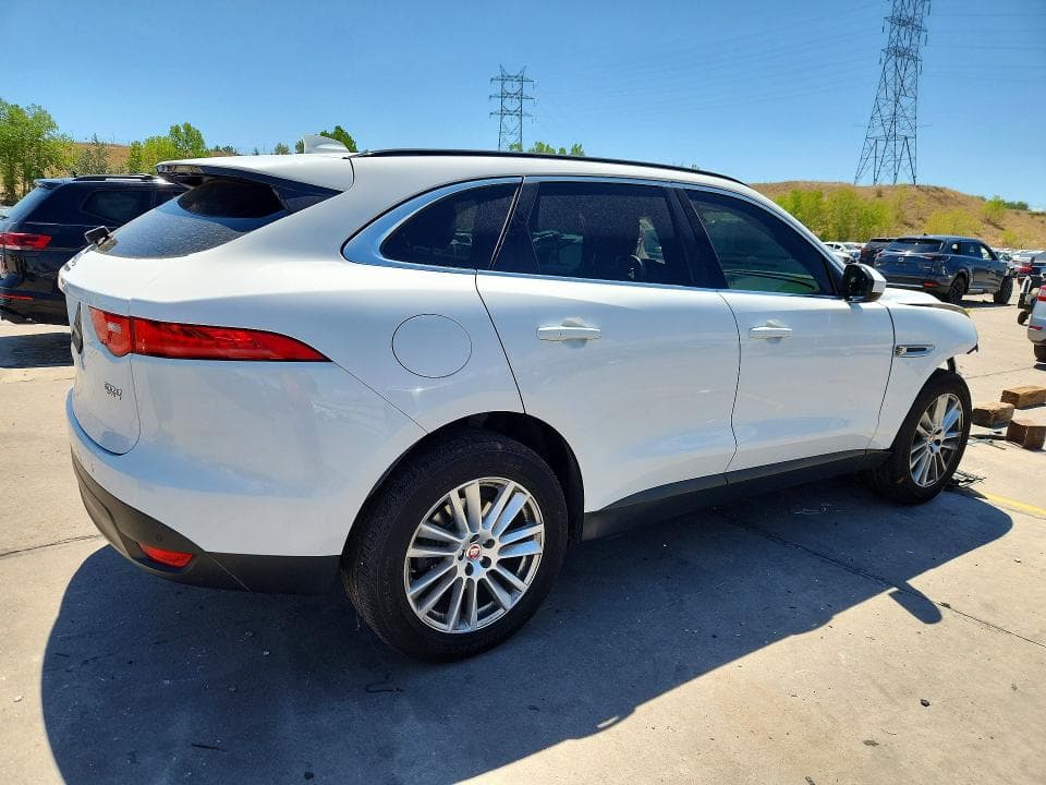 2017 JAGUAR F-PACE PRESTIGE 3