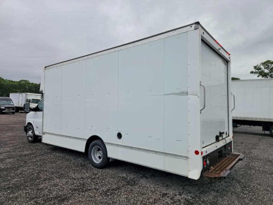2021 CHEVROLET EXPRESS DELIVERY TRUCK 2
