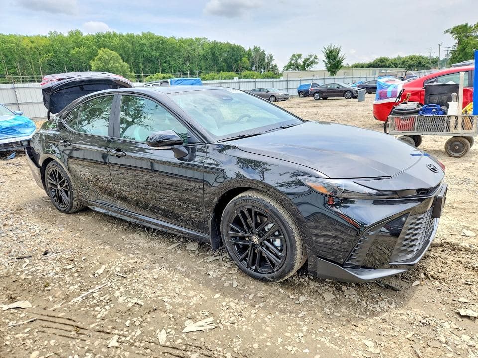 2026 TOYOTA CAMRY SE 4