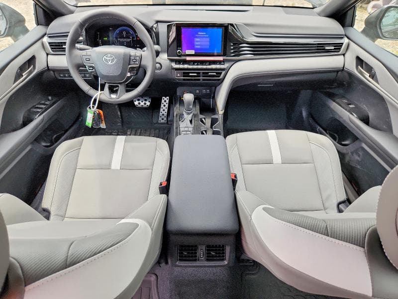 2026 TOYOTA CAMRY SE 8