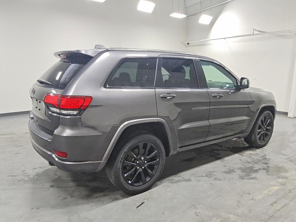 2019 JEEP GRAND CHEROKEE LAREDO 3