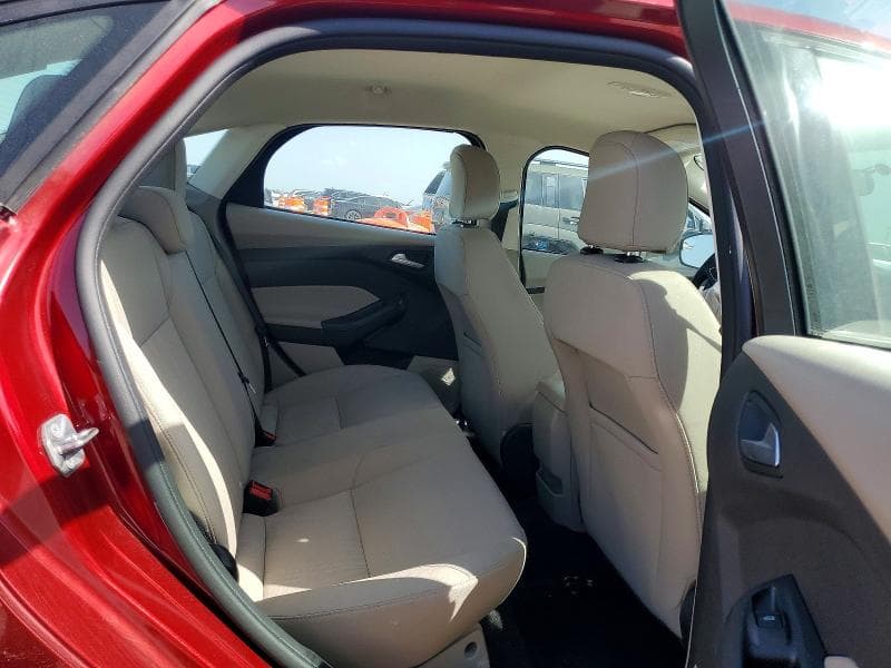 2017 FORD FOCUS SE 10