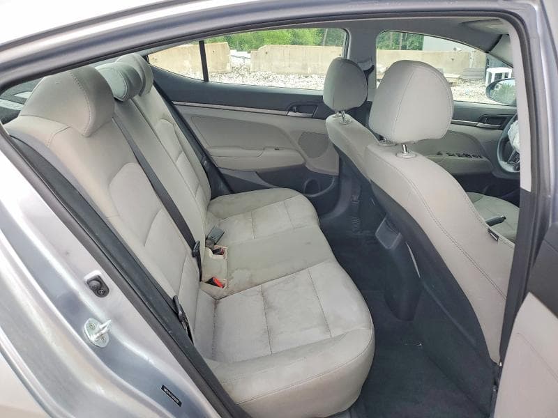 2017 HYUNDAI ELANTRA SE 10
