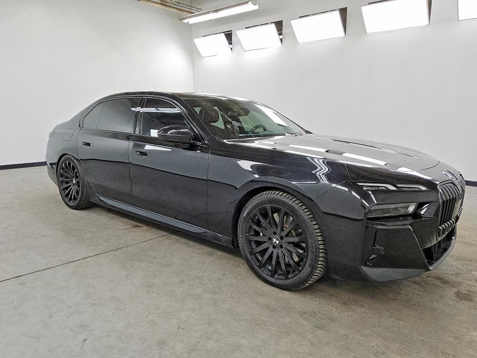 2023 BMW 760 XI 4