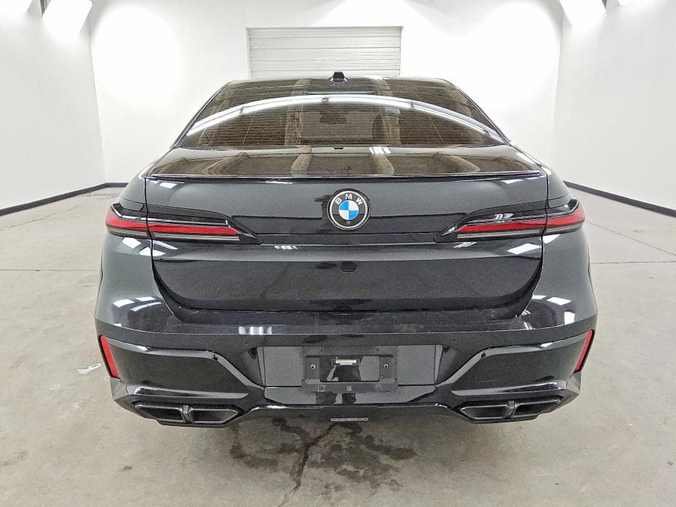 2023 BMW 760 XI 6