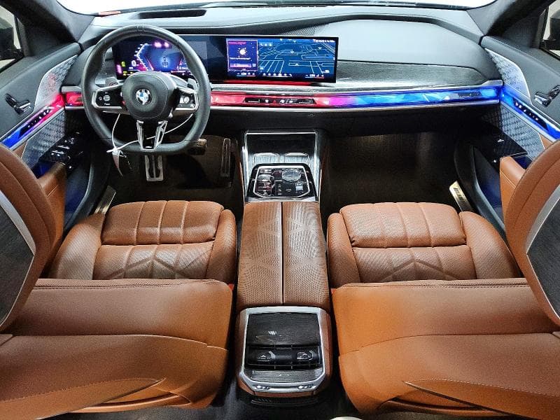 2023 BMW 760 XI 8