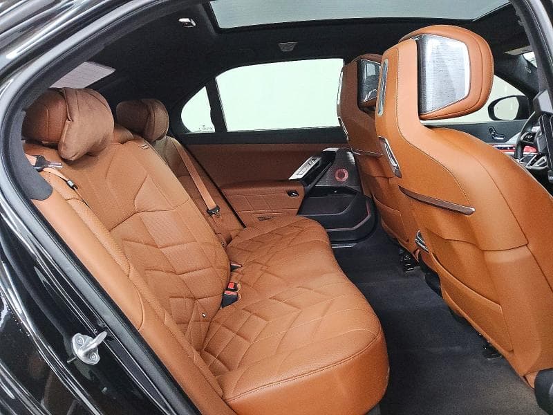 2023 BMW 760 XI 10