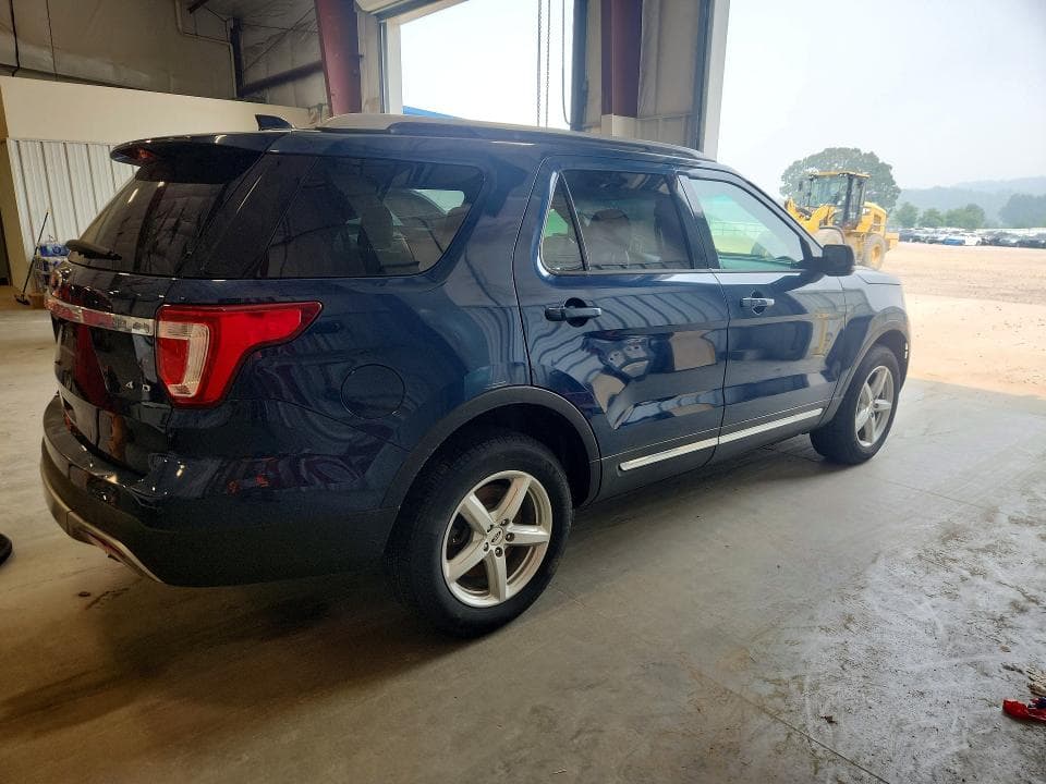 2017 FORD EXPLORER XLT 3