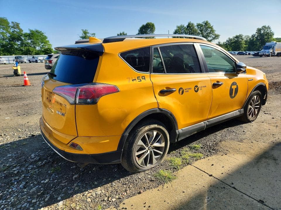 2017 TOYOTA RAV4 HYBRID LE PLUS 3